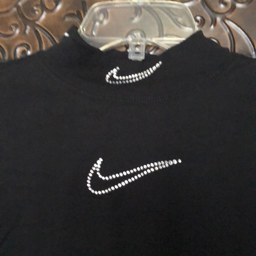 New Authentic Nike Womens Shirt - Picture 2 of 6